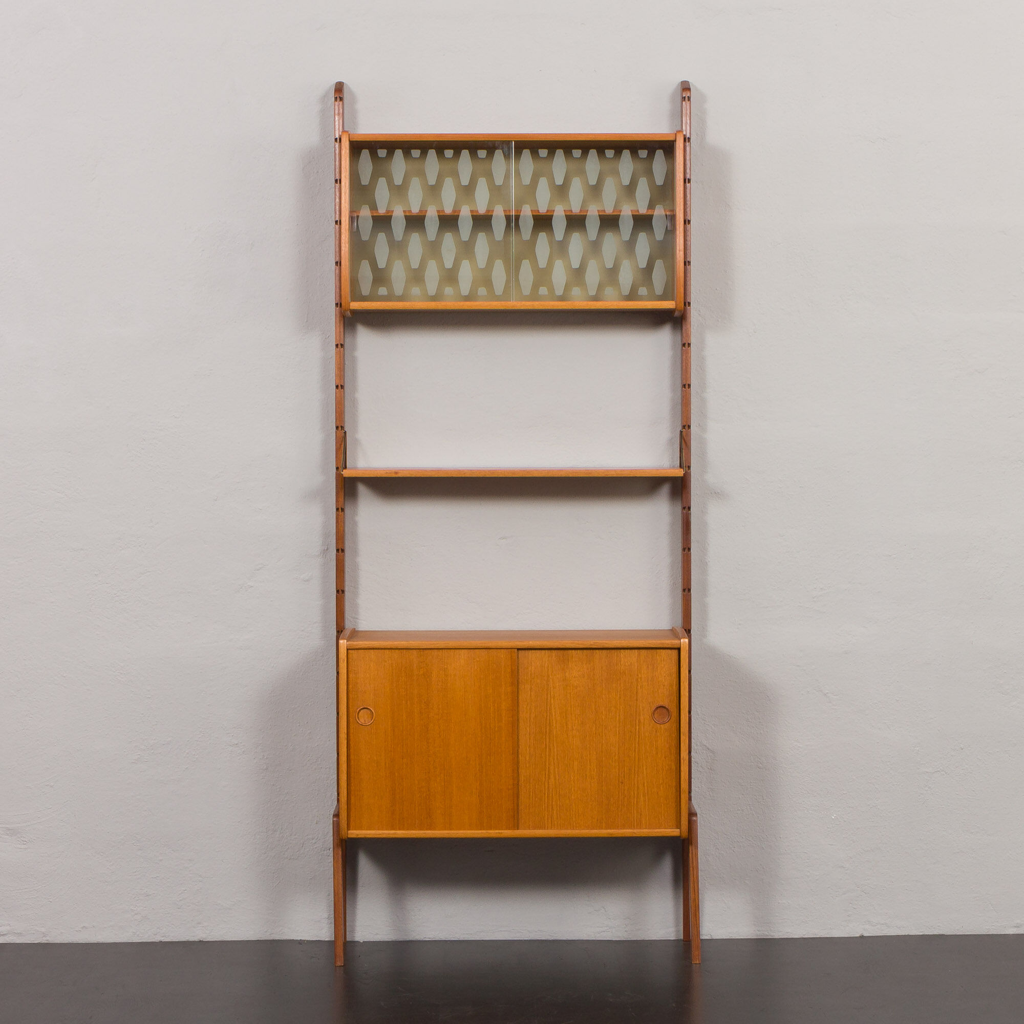Scandinavian free standing wall unit model Ergo in light teak by John Texmon, Norway 1960s