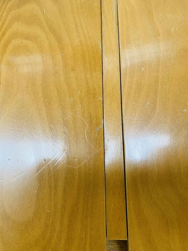 3 chaises maison Regain sélection Perriand pour les Arcs 1600