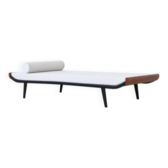 Dick Cordemeijer Cleopatra daybed white fabric Auping Netherlands 1954