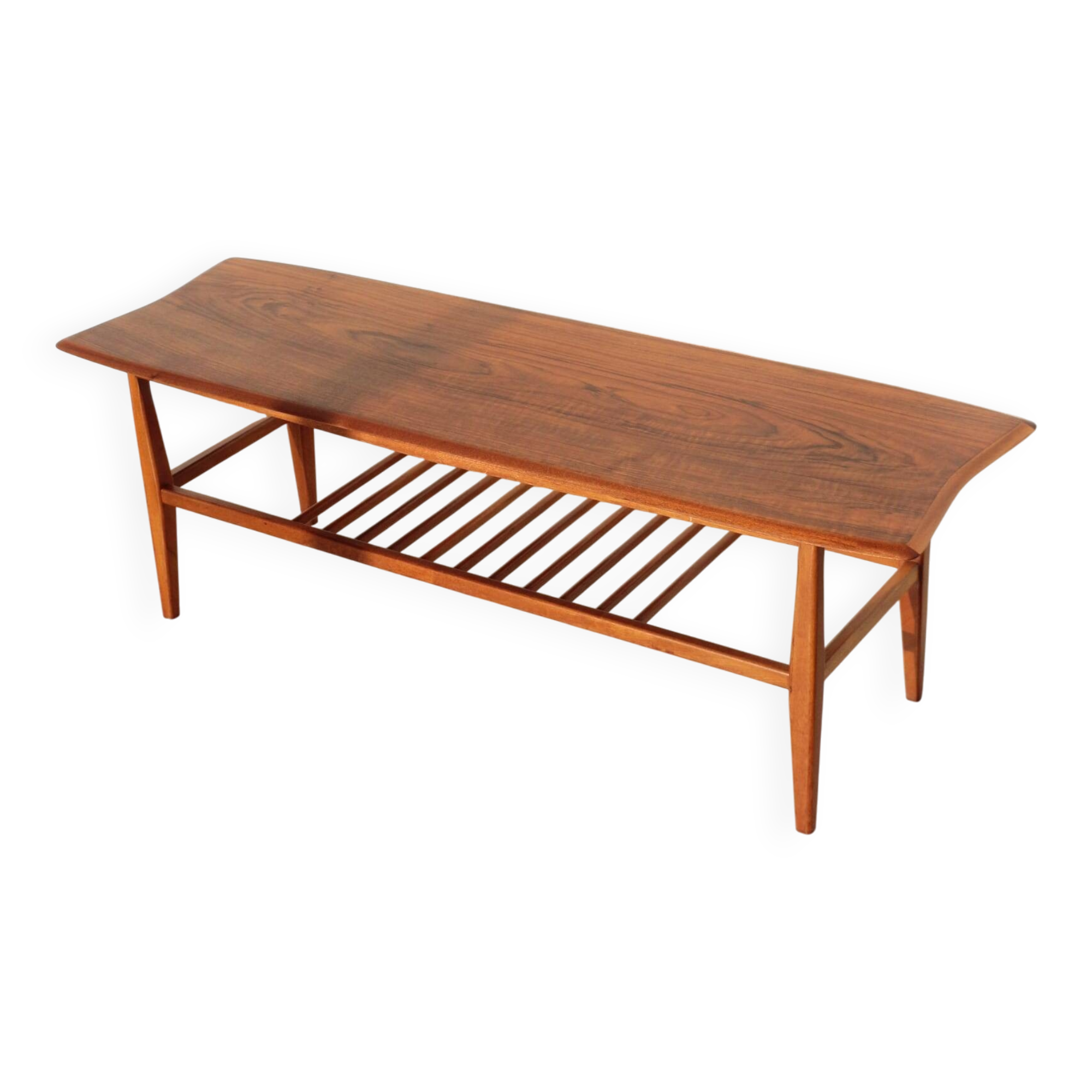 Table basse vintage Everest en noyer – style « planche de surf » (années 60)