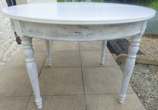 Table ronde merisier extensible à 210 cm sans ses rallonges Totalement relookée