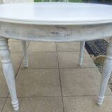 Round cherry table extendable to 210 cm without its extensions Totally revamped