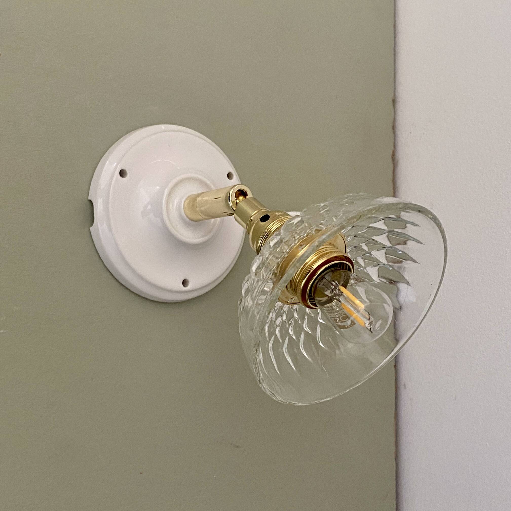 Vintage chiseled glass lampshade wall light - tableware collection -