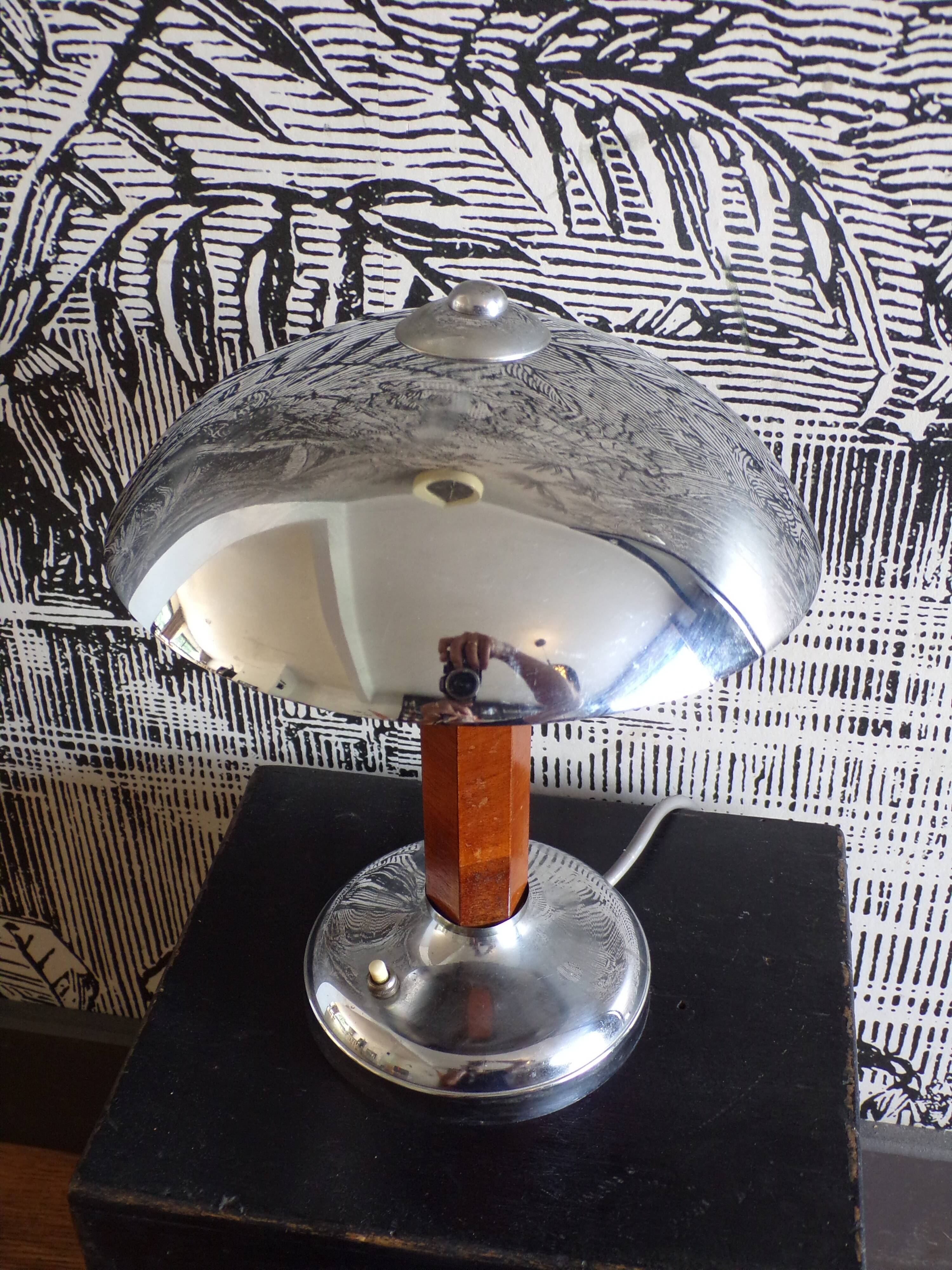 Art deco mushroom in chrome metal lamp