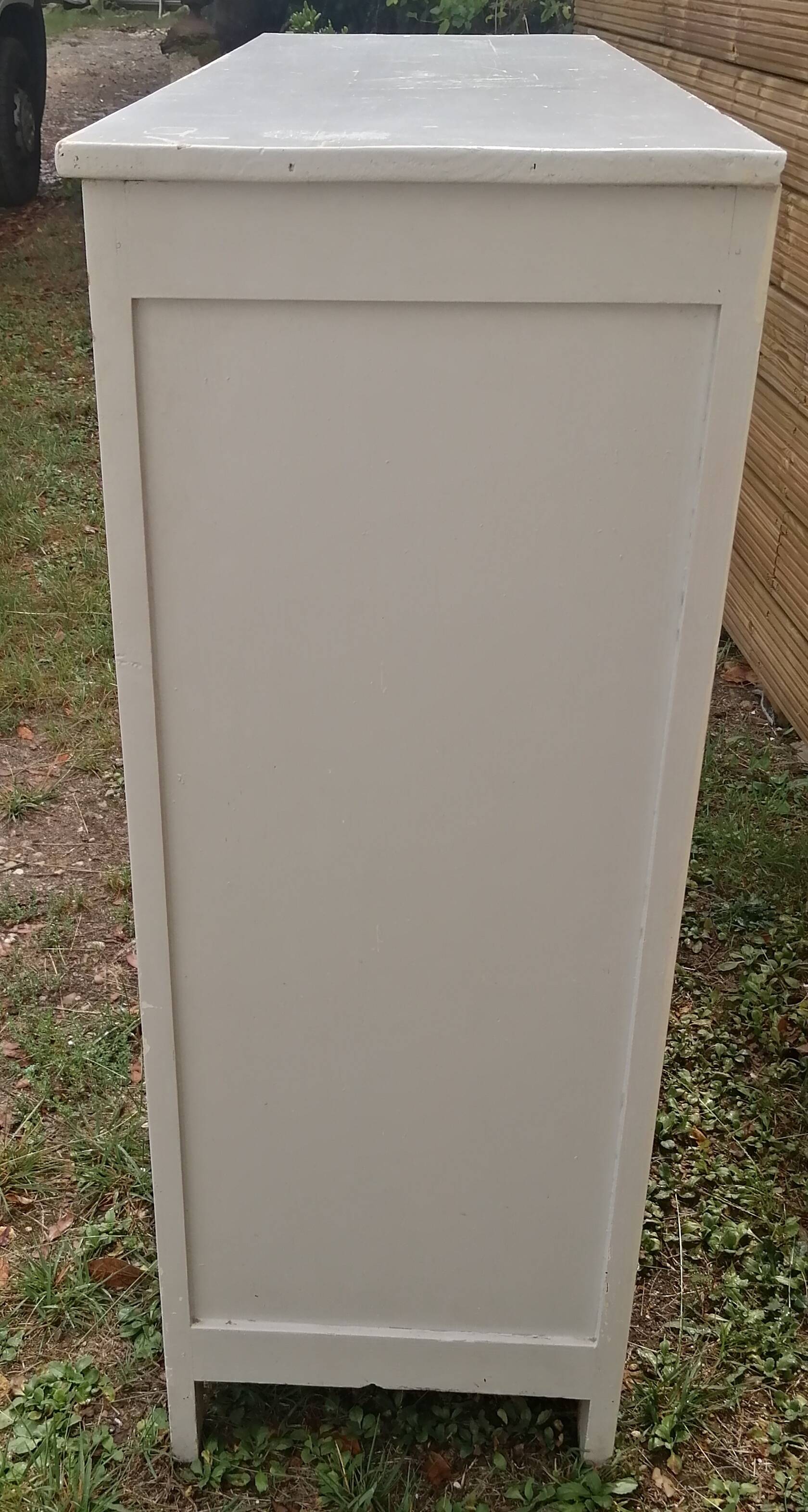 Parisian buffet decorated with flowers