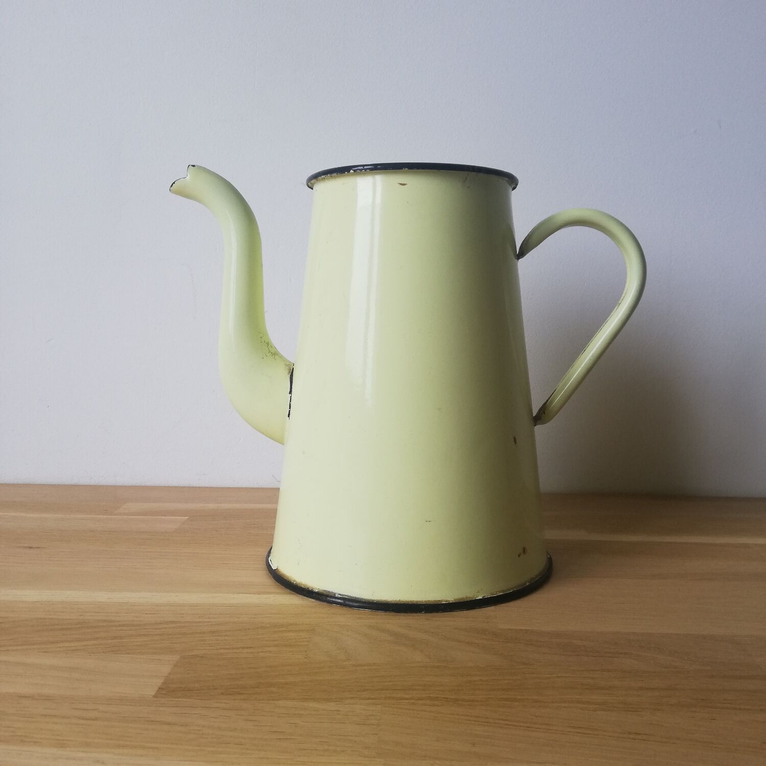 Enamelled coffee maker