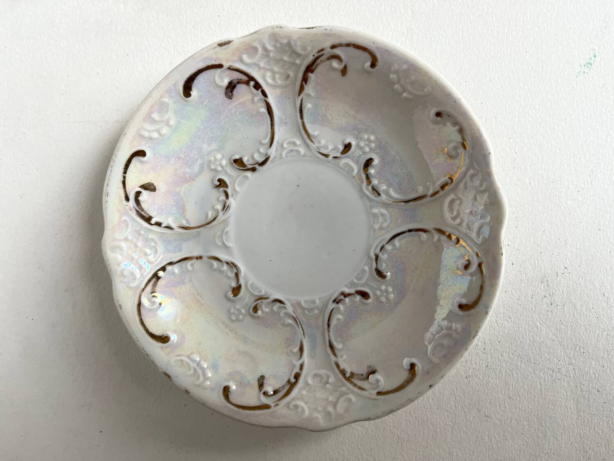 Paire de tasses en porcelaine