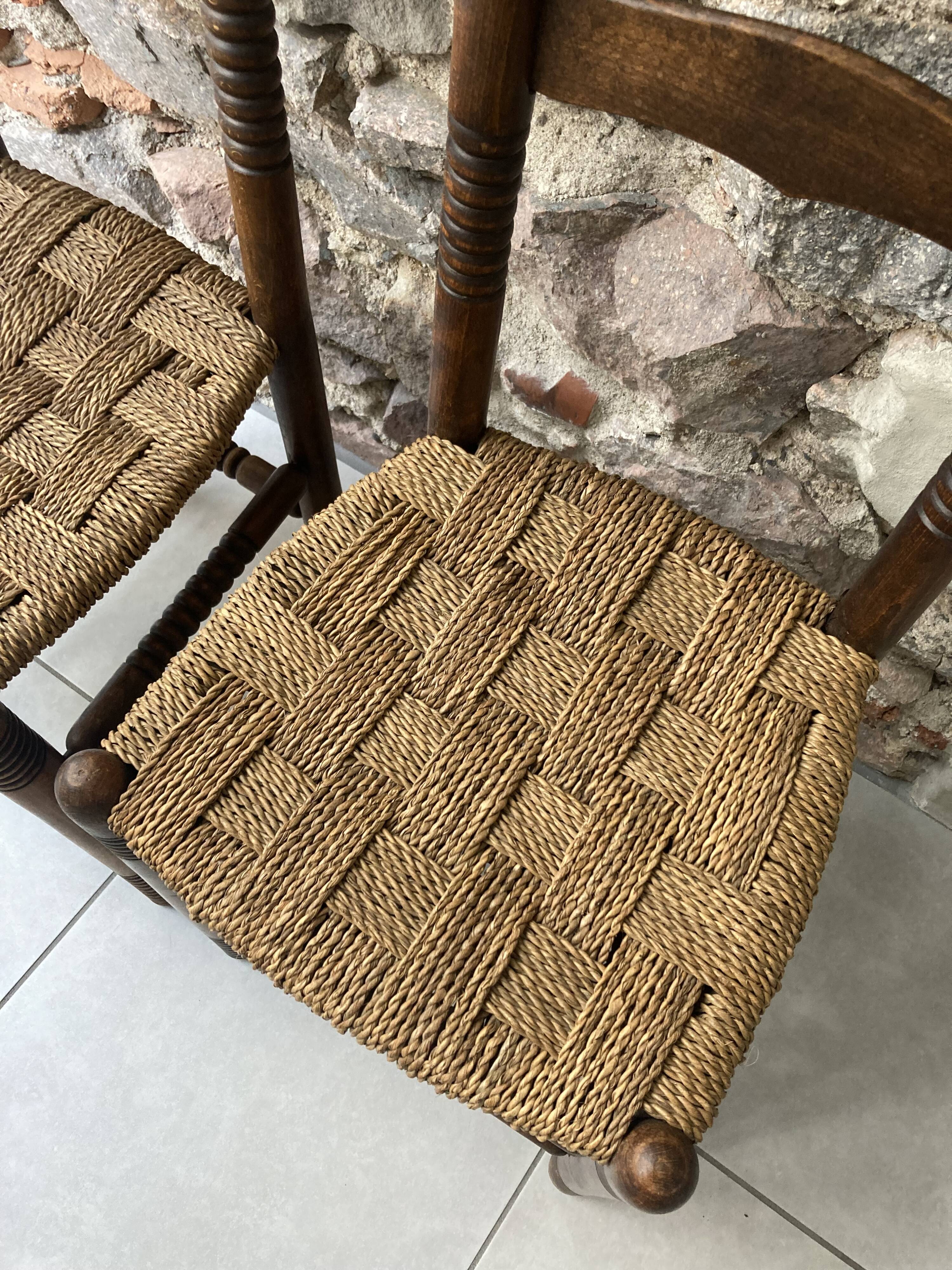 Duo de chaises en bois tourné et corde tressée, années 50-60