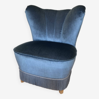 Fauteuil, chauffeuse en velours bleu