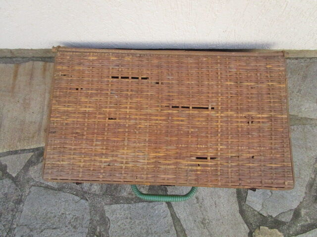Valise ancienne en osier