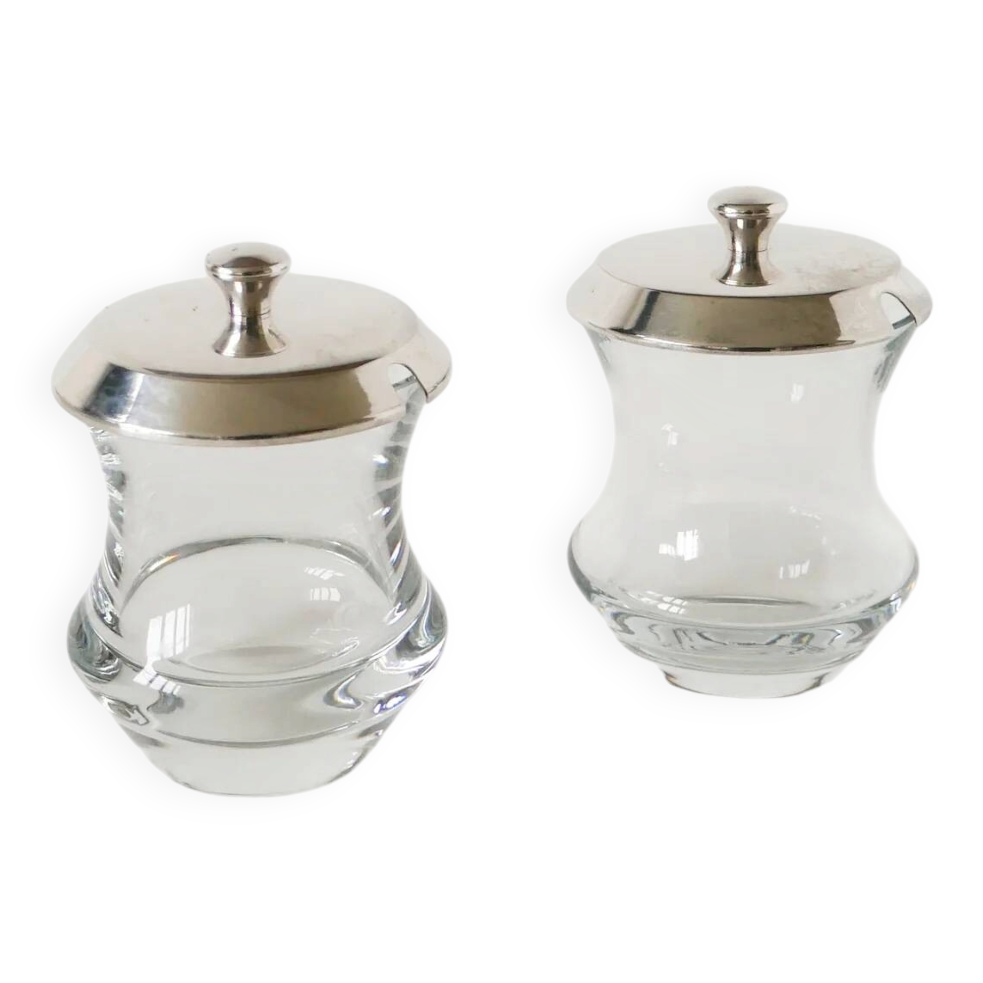Pair of crystal and silver-plated condiment pots, Saint Hilaire, 1960.