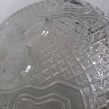 Plat en verre ciselé