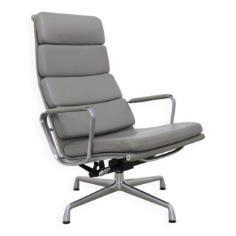 Soft Pad Chair EA 222 – Lounge par Charles et Ray Eames pour Vitra