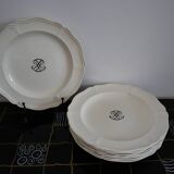 8 Wedgwood plates in English earthenware 19th black monogram