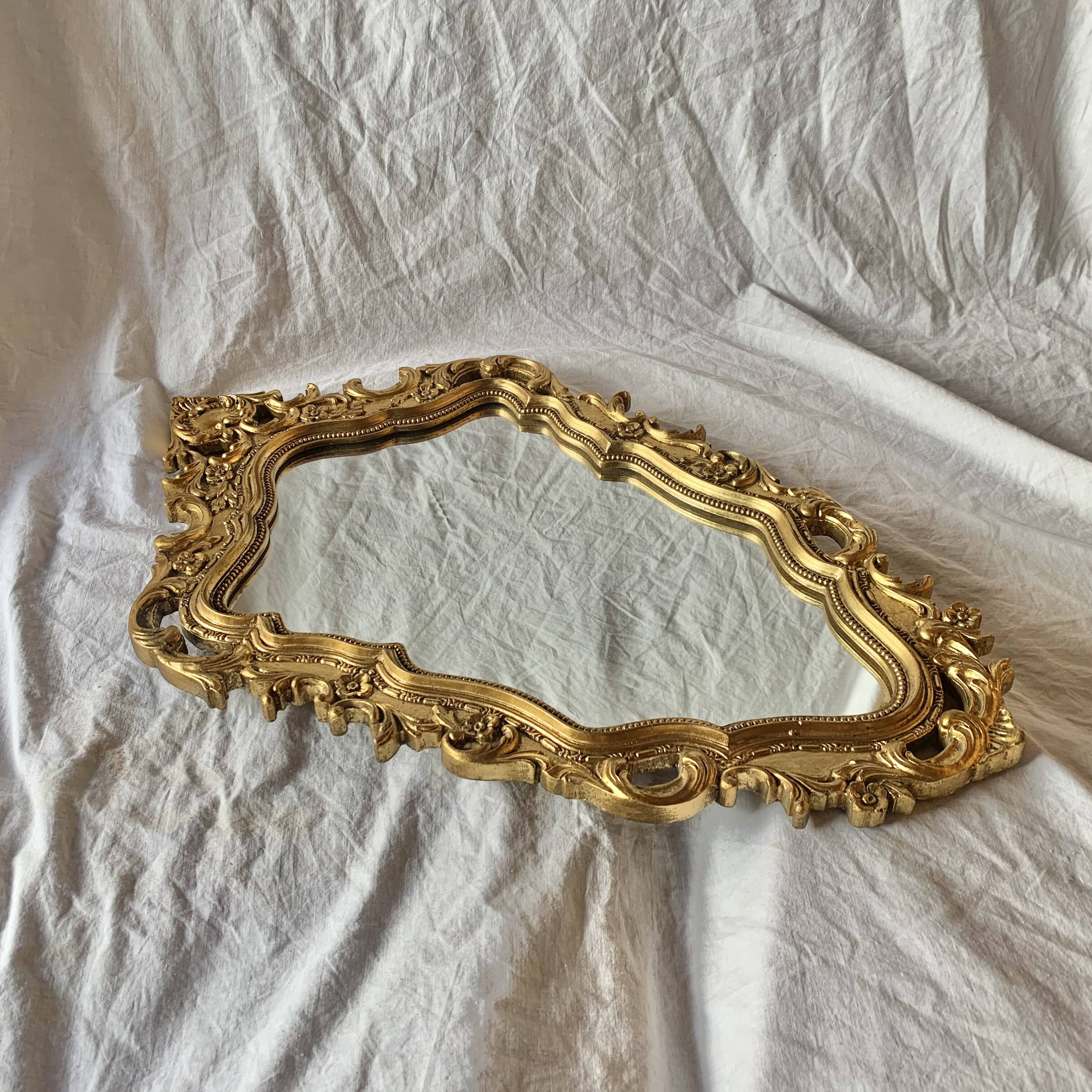Old mirror in golden resin - 43 x 68 cm
