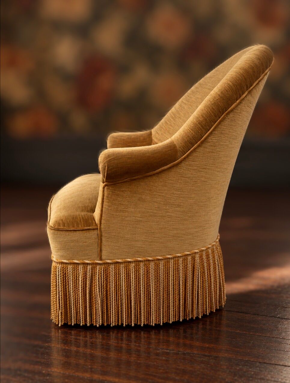 Napoleon III toad chair in mustard velvet – Solar elegance