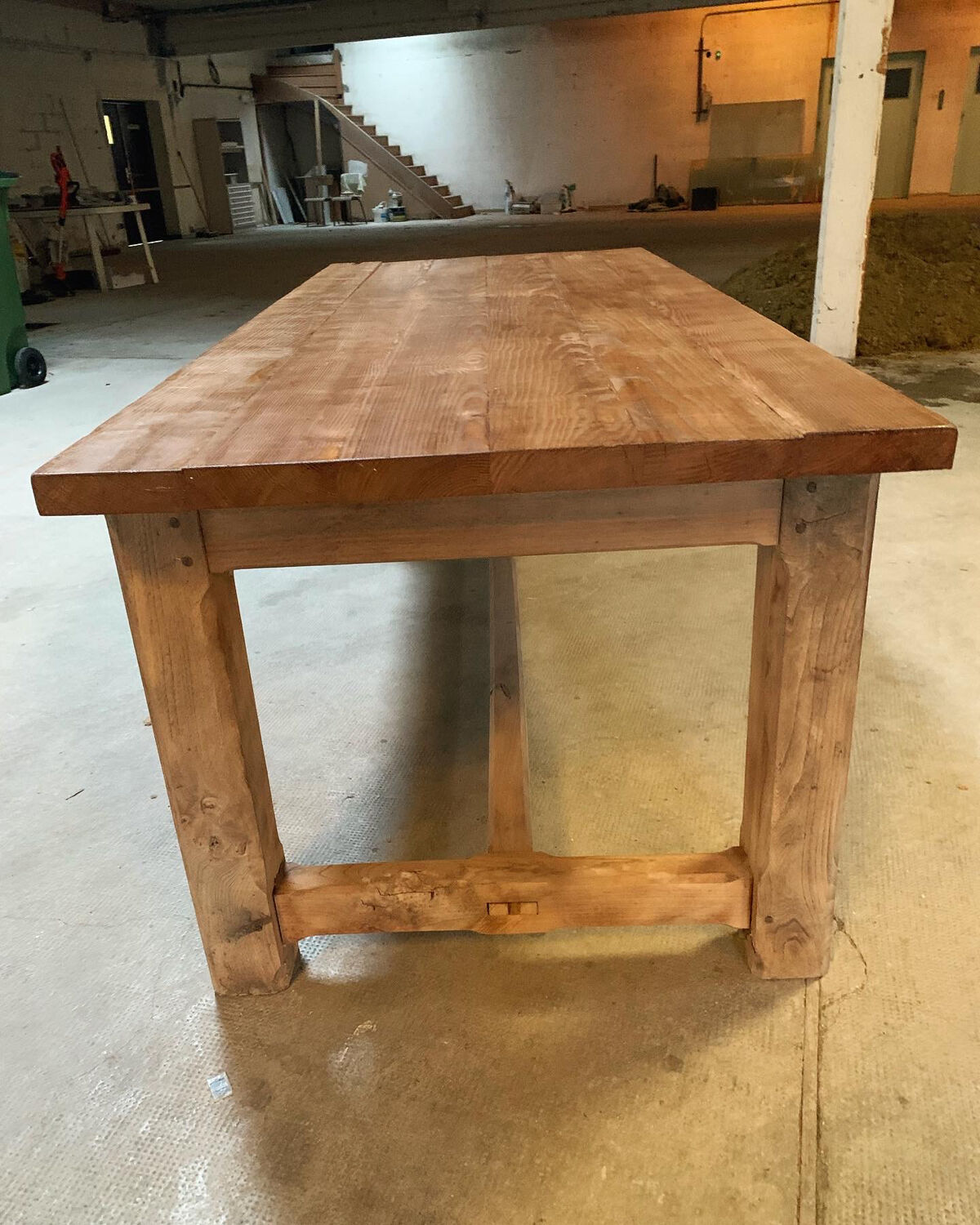 Farm table