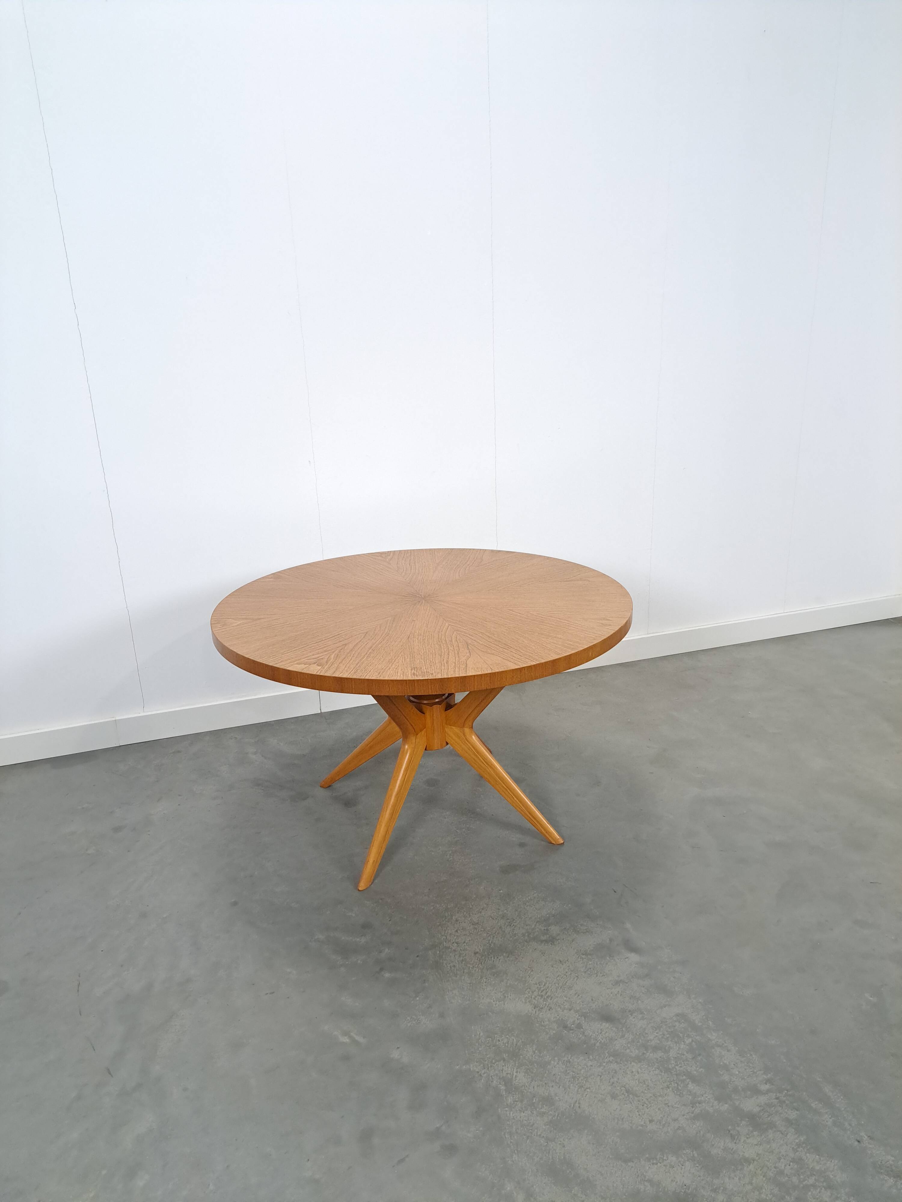 Table basse ronde avec pieds en bois Ilse Möbel