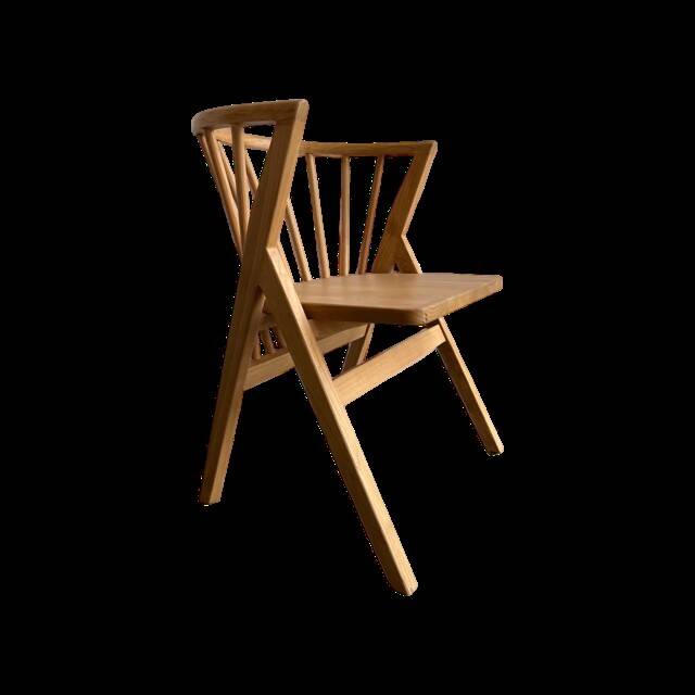 4 V-shaped wooden bistro chairs