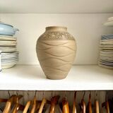 Vase en grès beige et vert