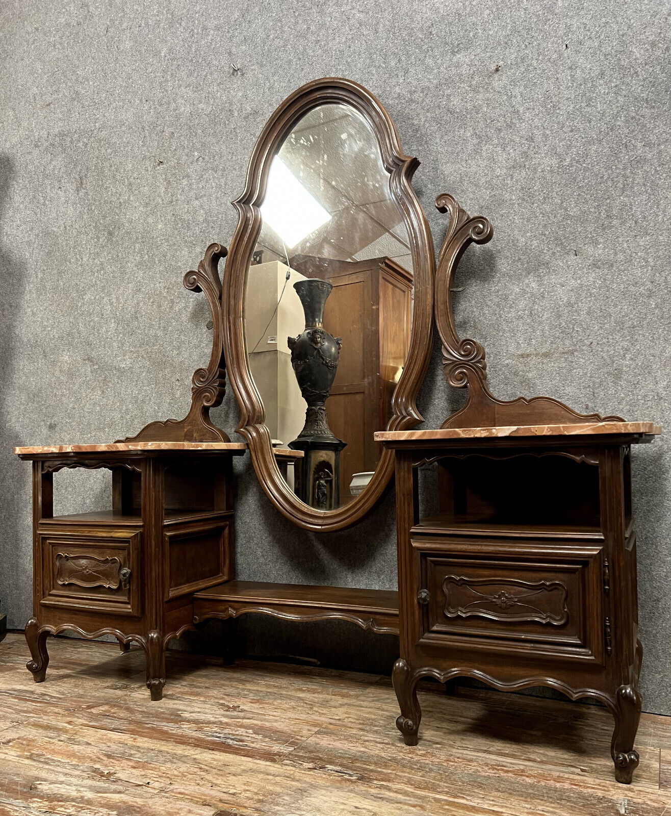 Coiffeuse psyché Louis XV Baroque en noyer vers 1850-1880