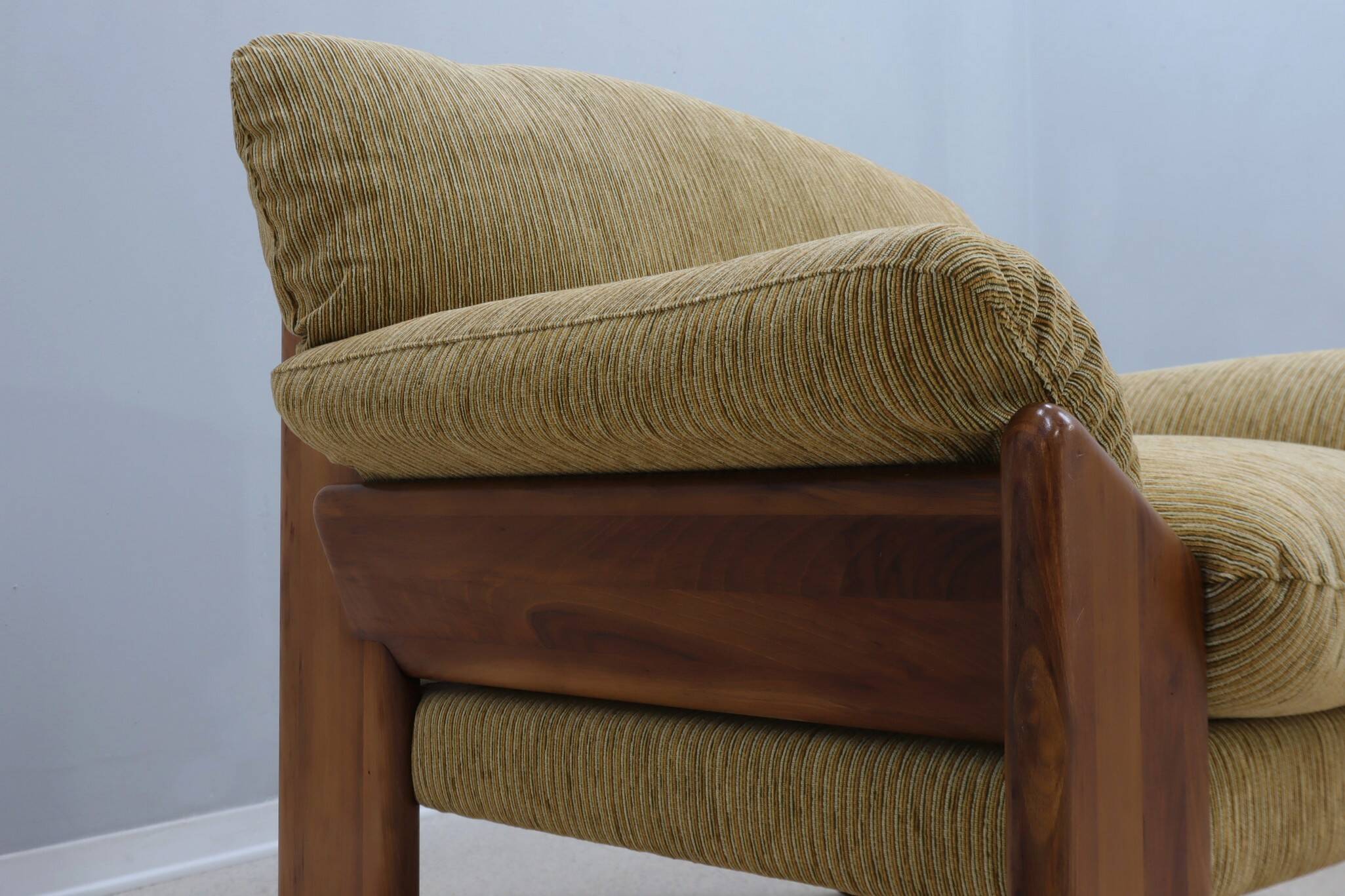 Mobil Girgi walnut wood armchairs 1970s, set of 2