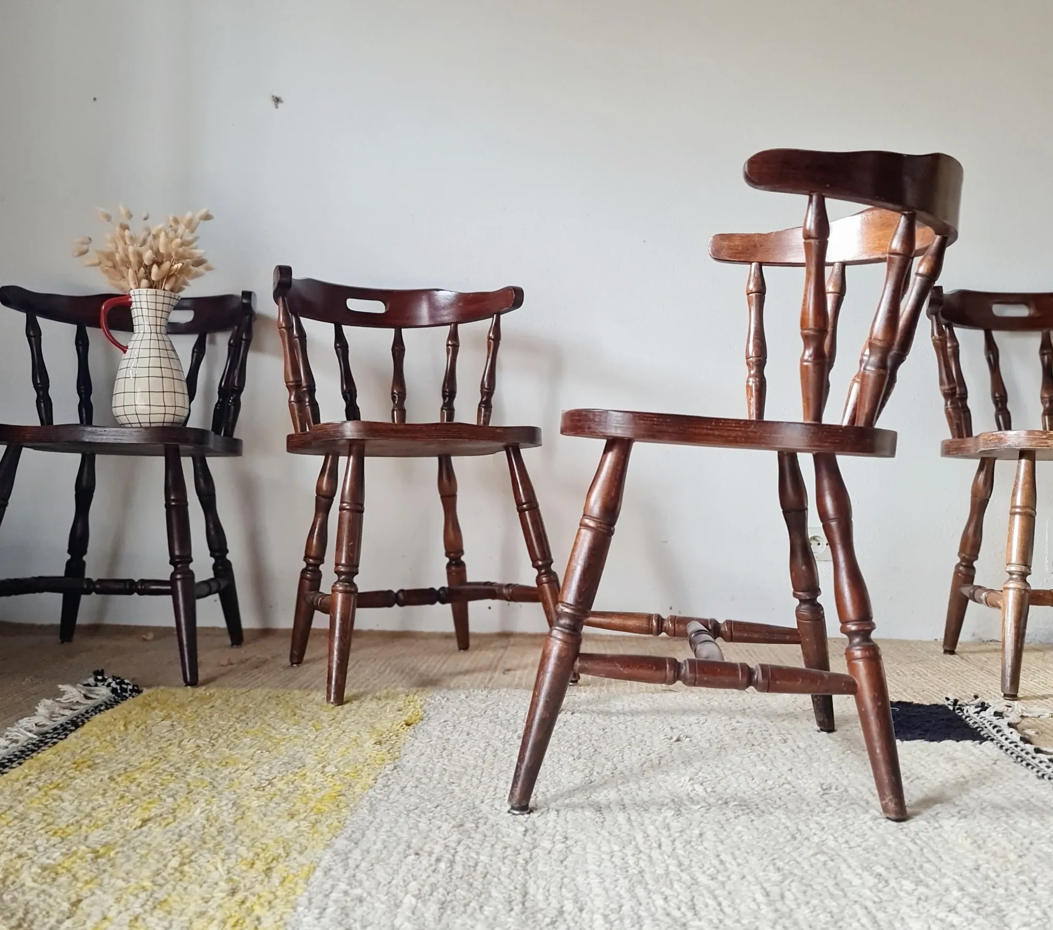 Set of 4 Western Bistro Chairs in Solid Wood