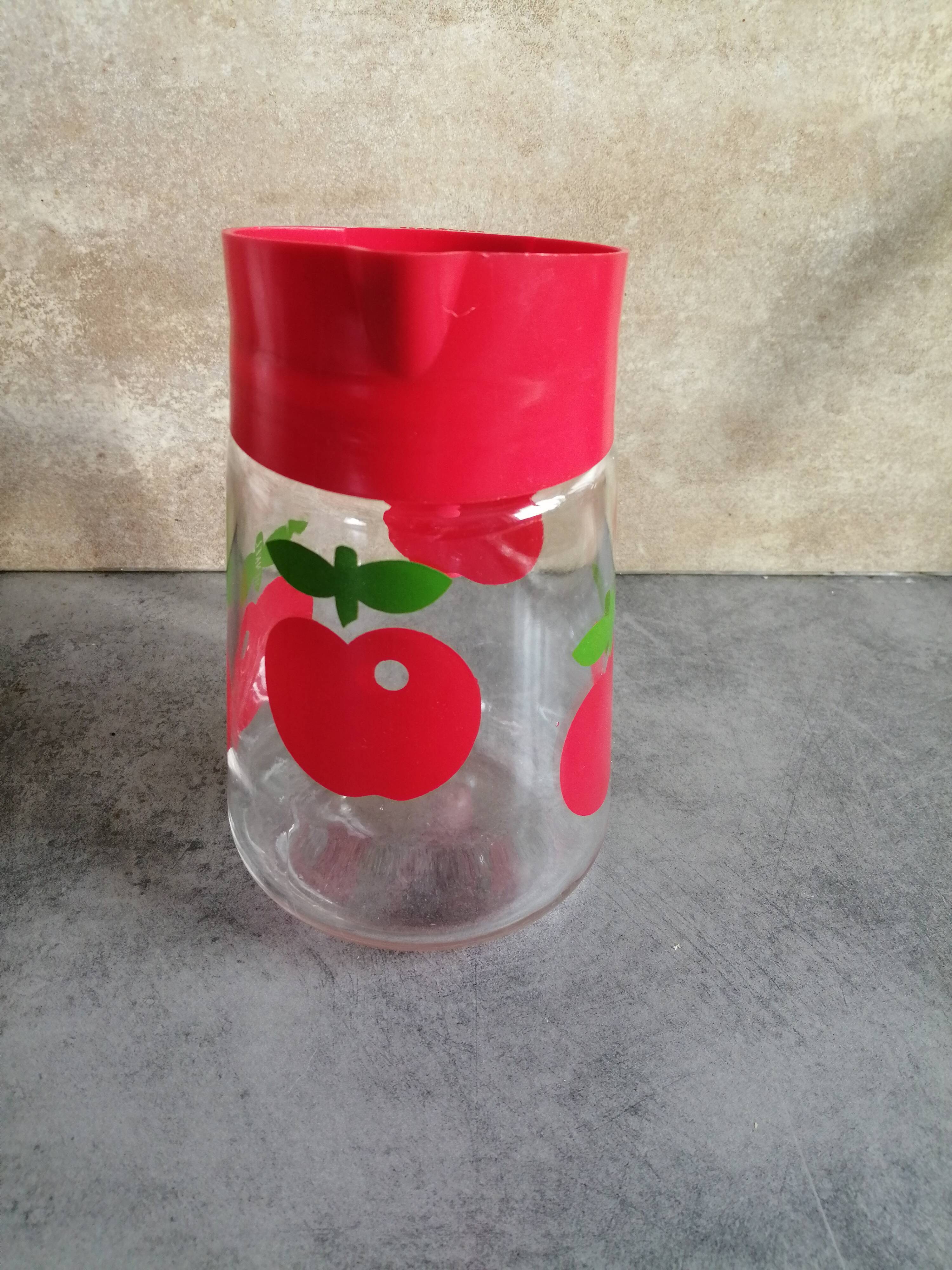 Henkel pitcher, glass with spout