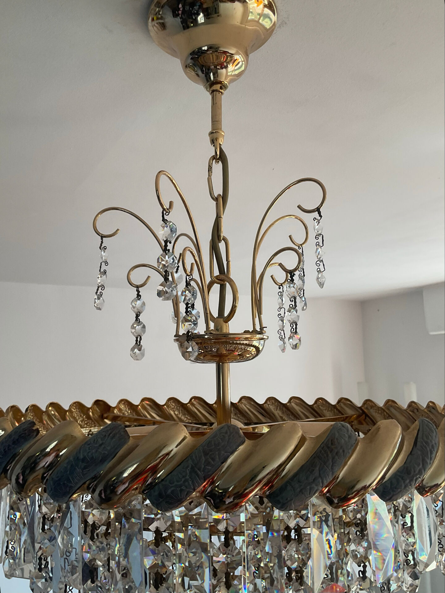 Lustre cascade de pampilles cristal et laiton
