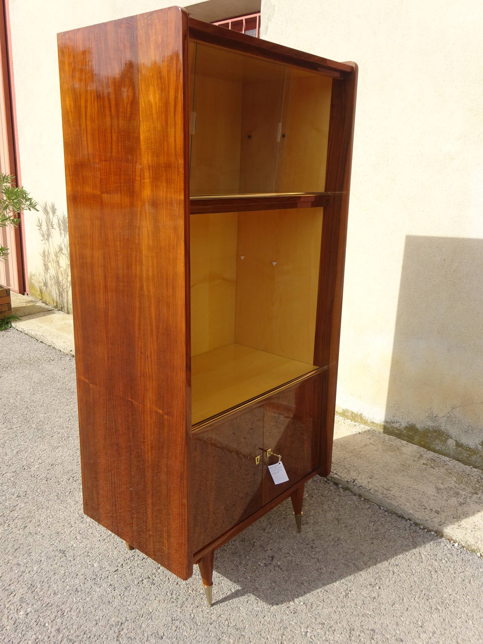 Vitrine vintage de la maison Capelle (82)