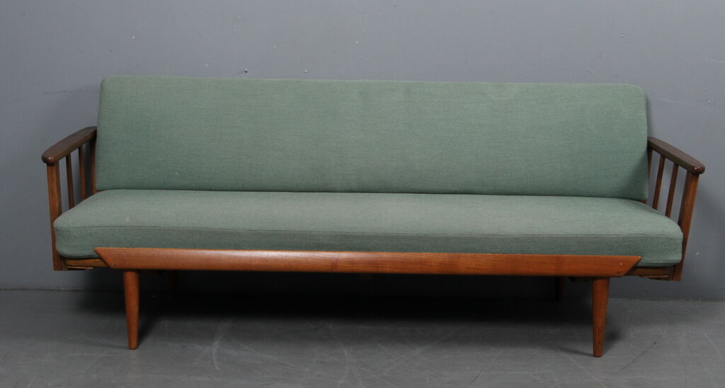 Daybed for France & Son