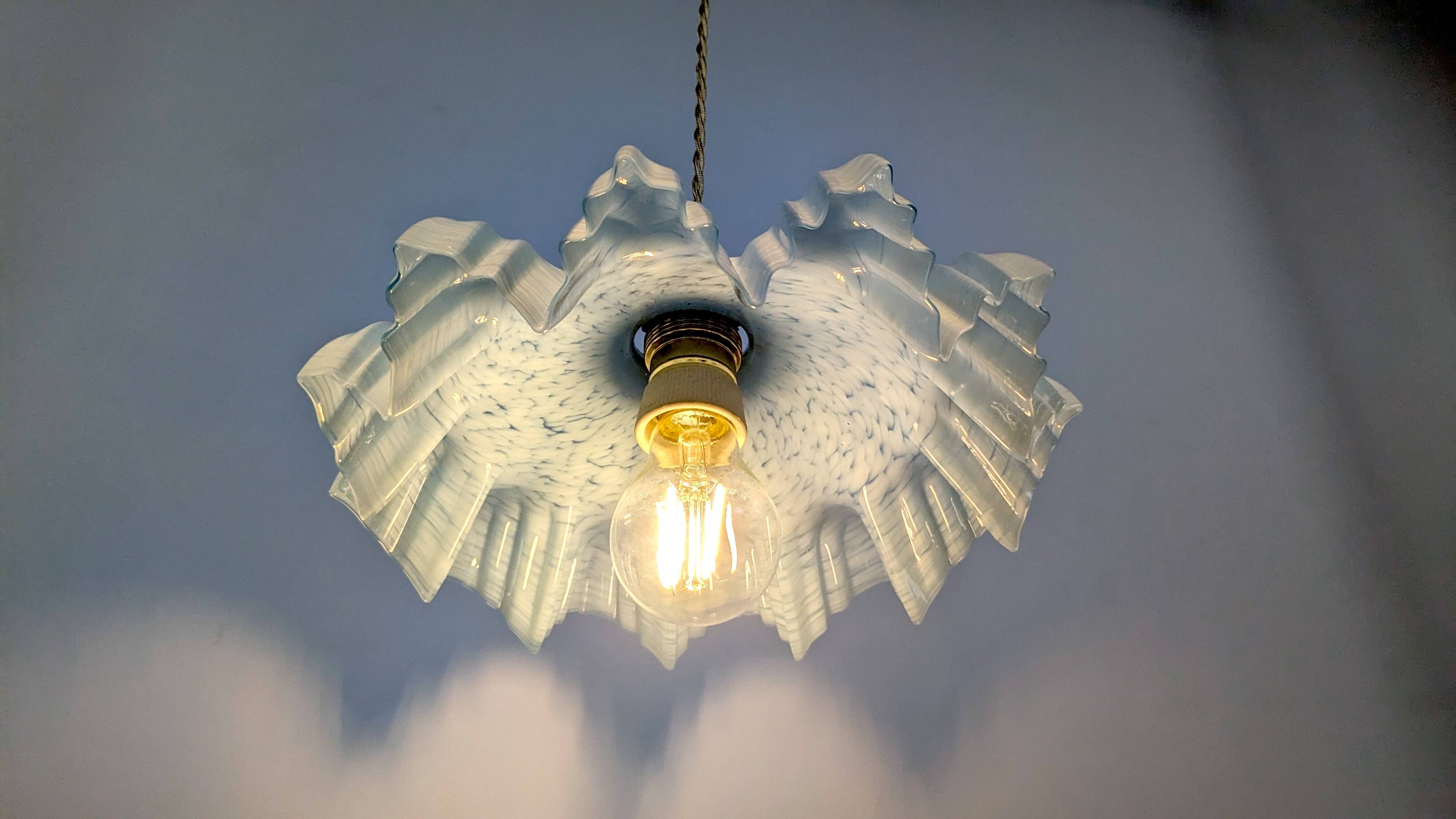 Suspension en verre de Clichy bleu