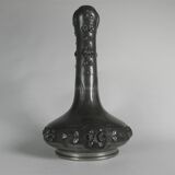 Art Nouveau vase in pewter signed Pechez, early 20th century.