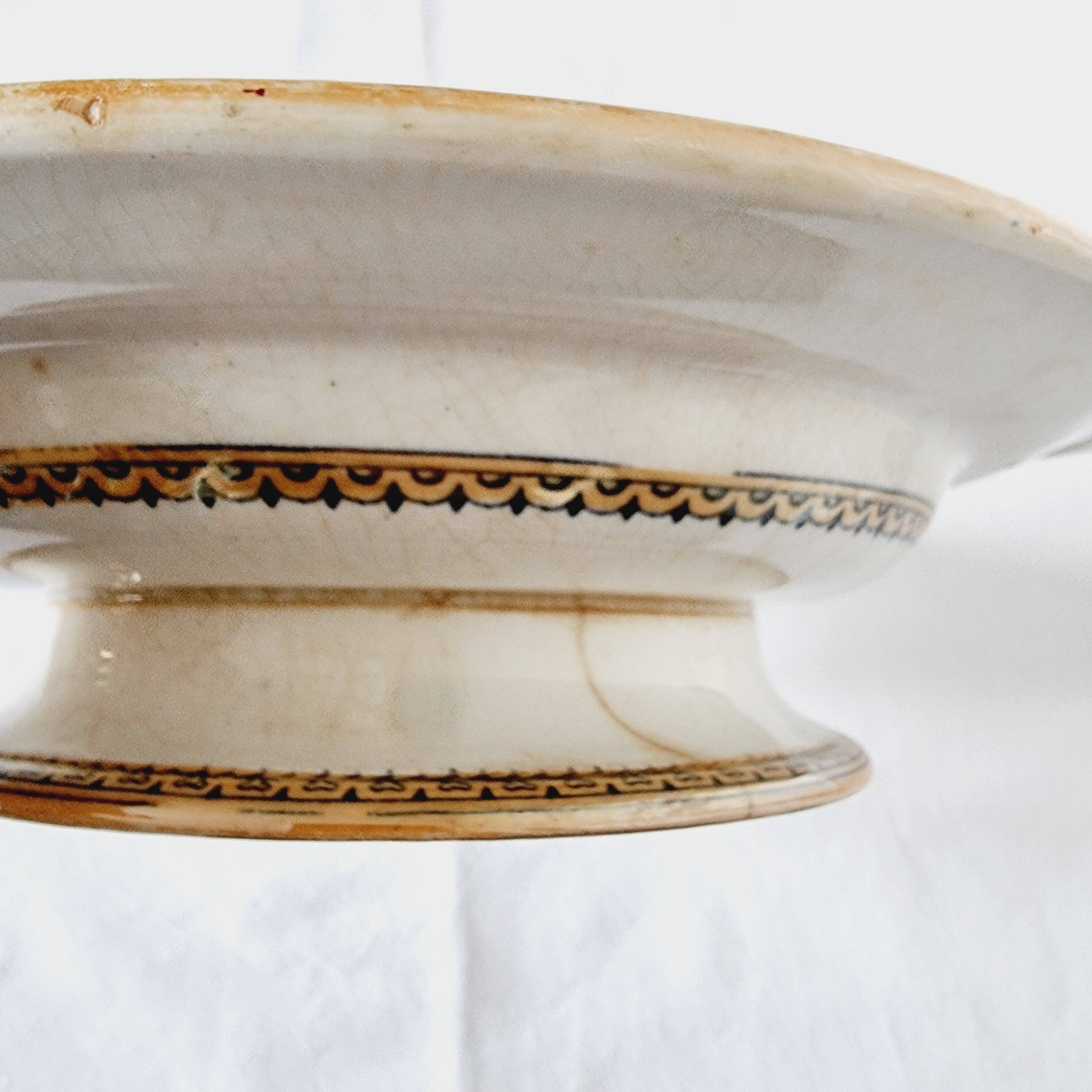 Assiette à Pied de Majolique Anglais Chine Minton