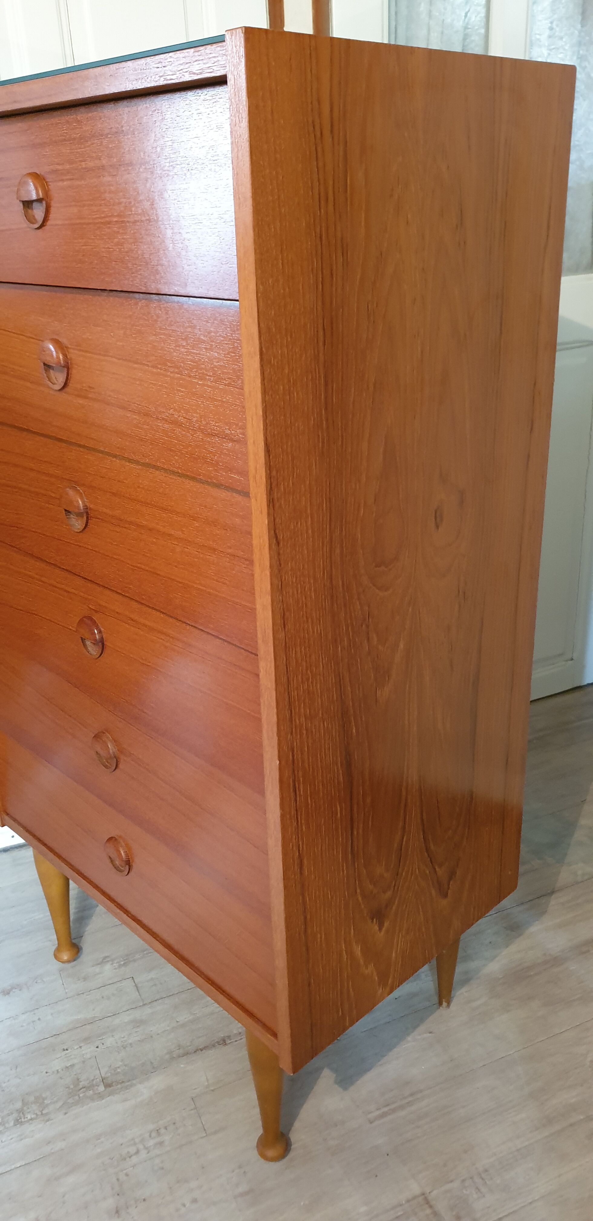Scandinavian chest of drawers