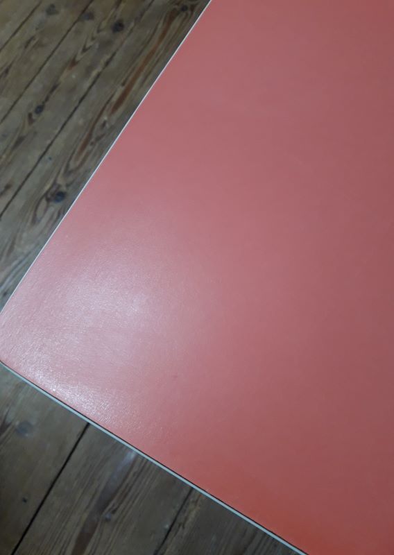 Table formica chrome