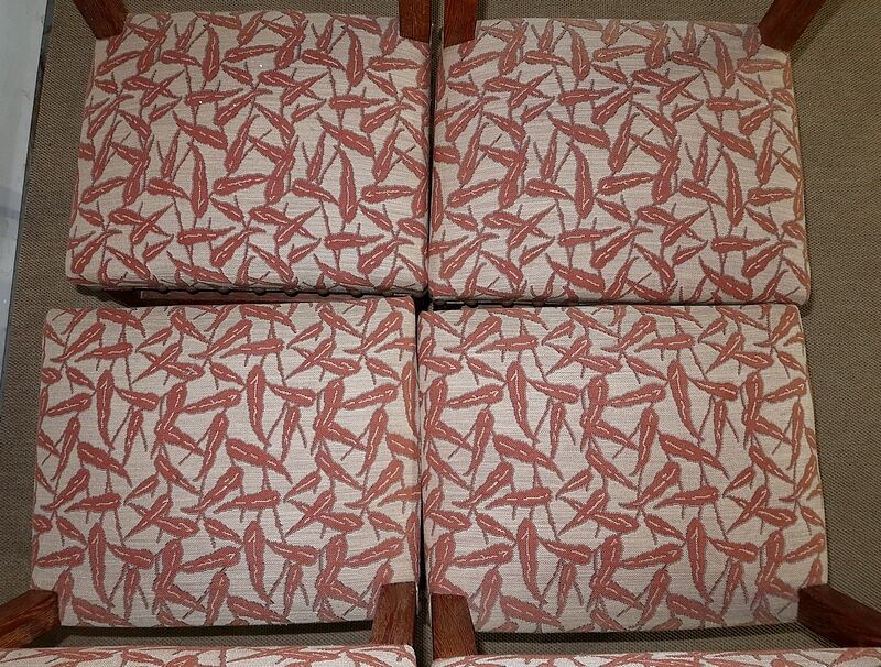 Suite of 4 oak chairs, monastic taste – early twentieth