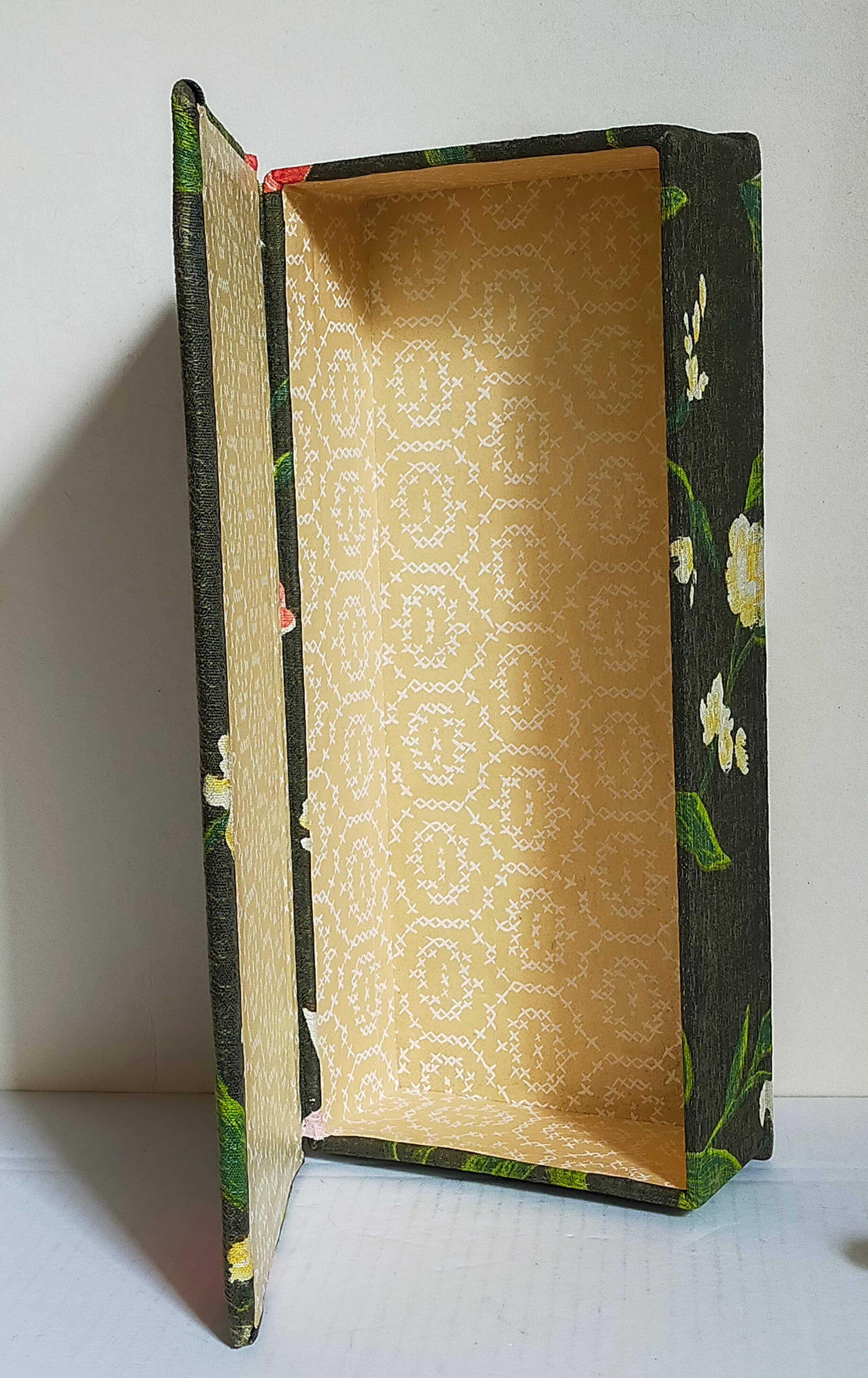 Box padded with old fabric