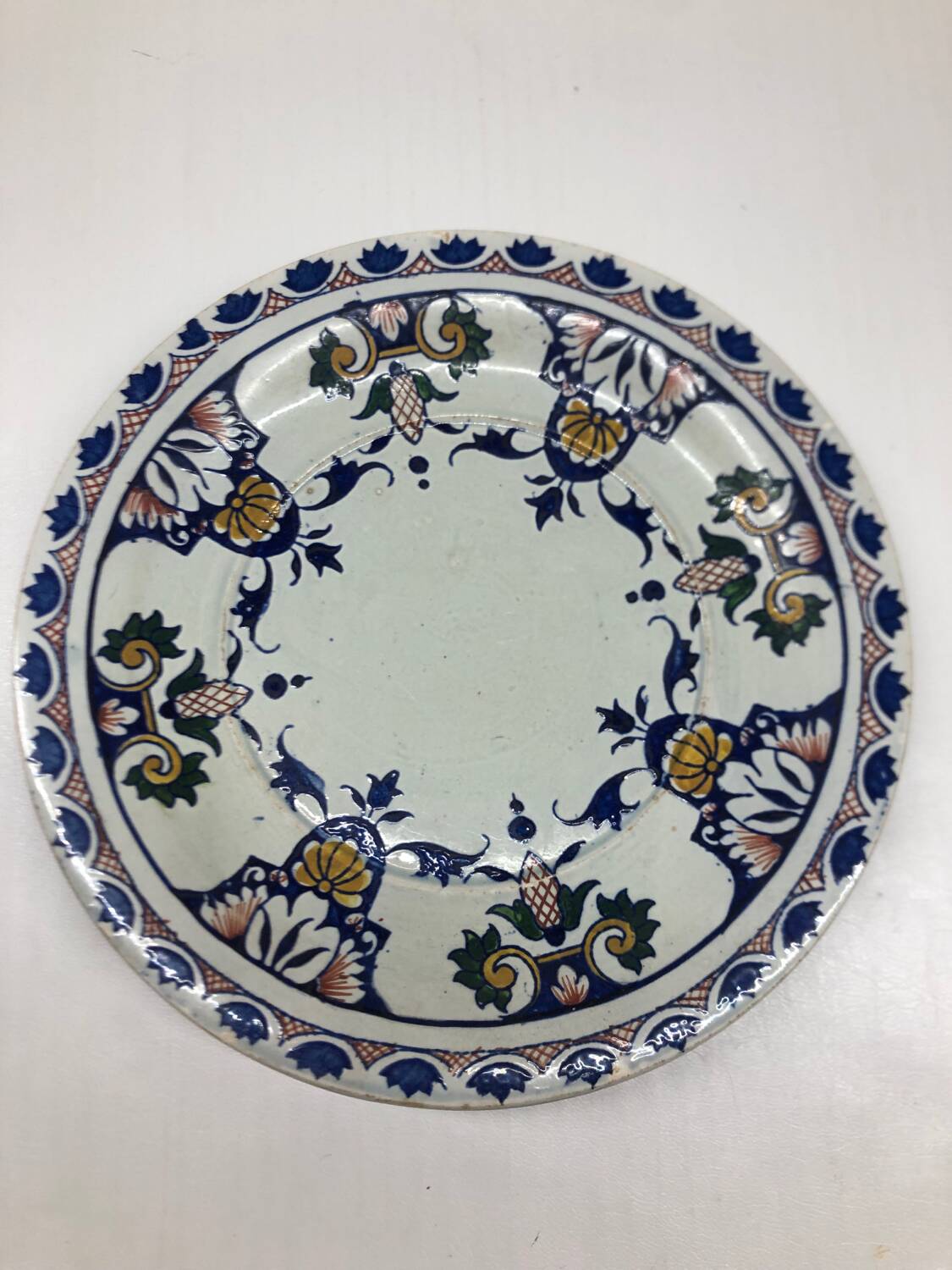 Gien earthenware plate, late 19th century