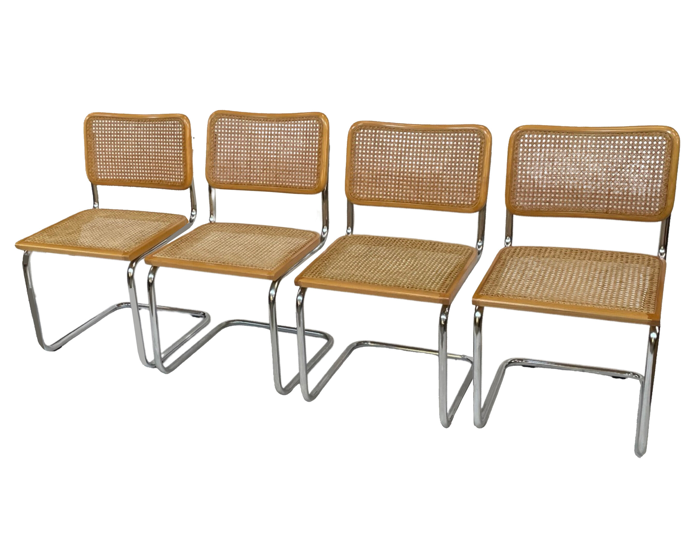 Lot de  4 chaises modèle Cesca B32