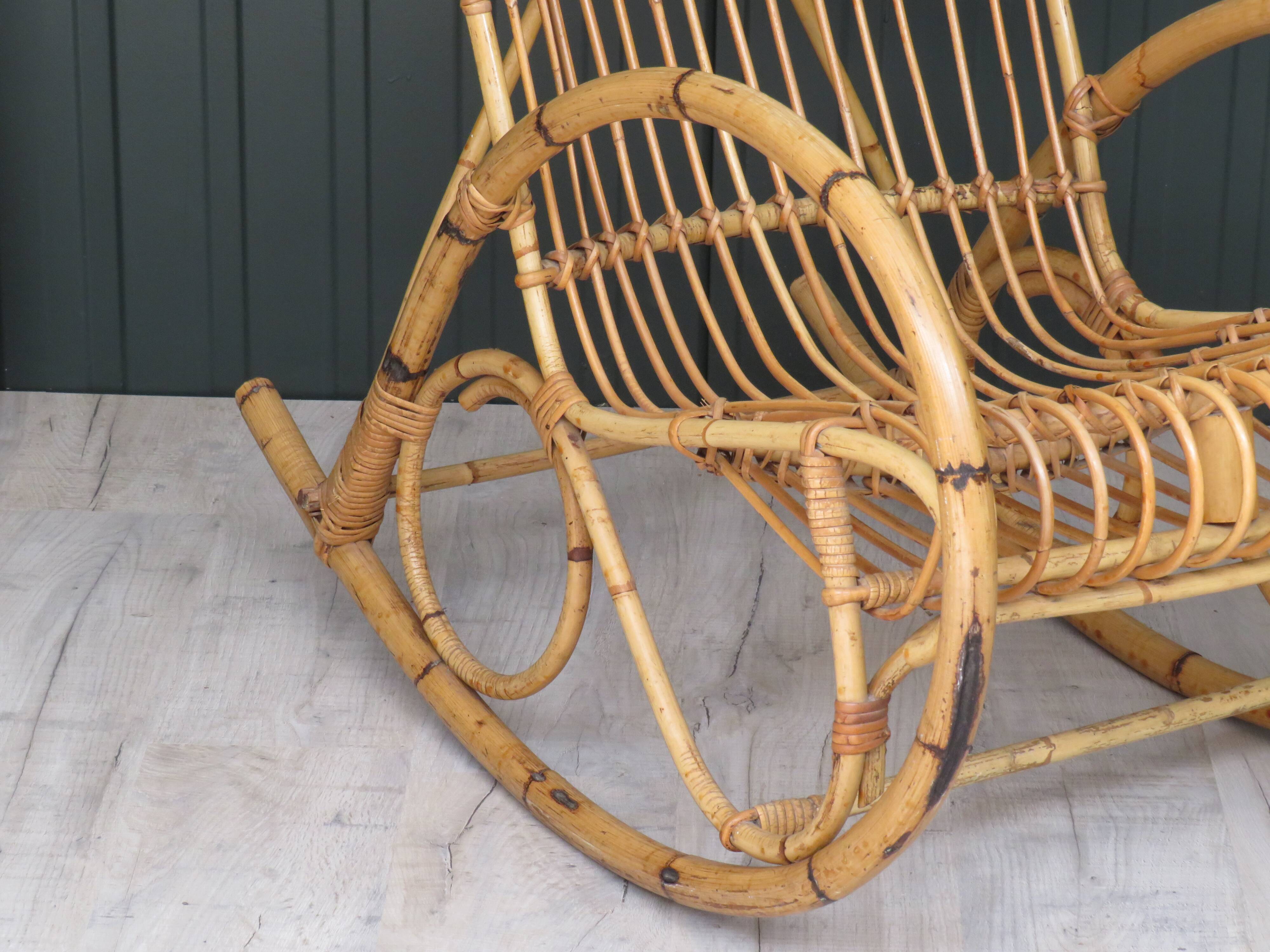 Rocking flesh in rattan