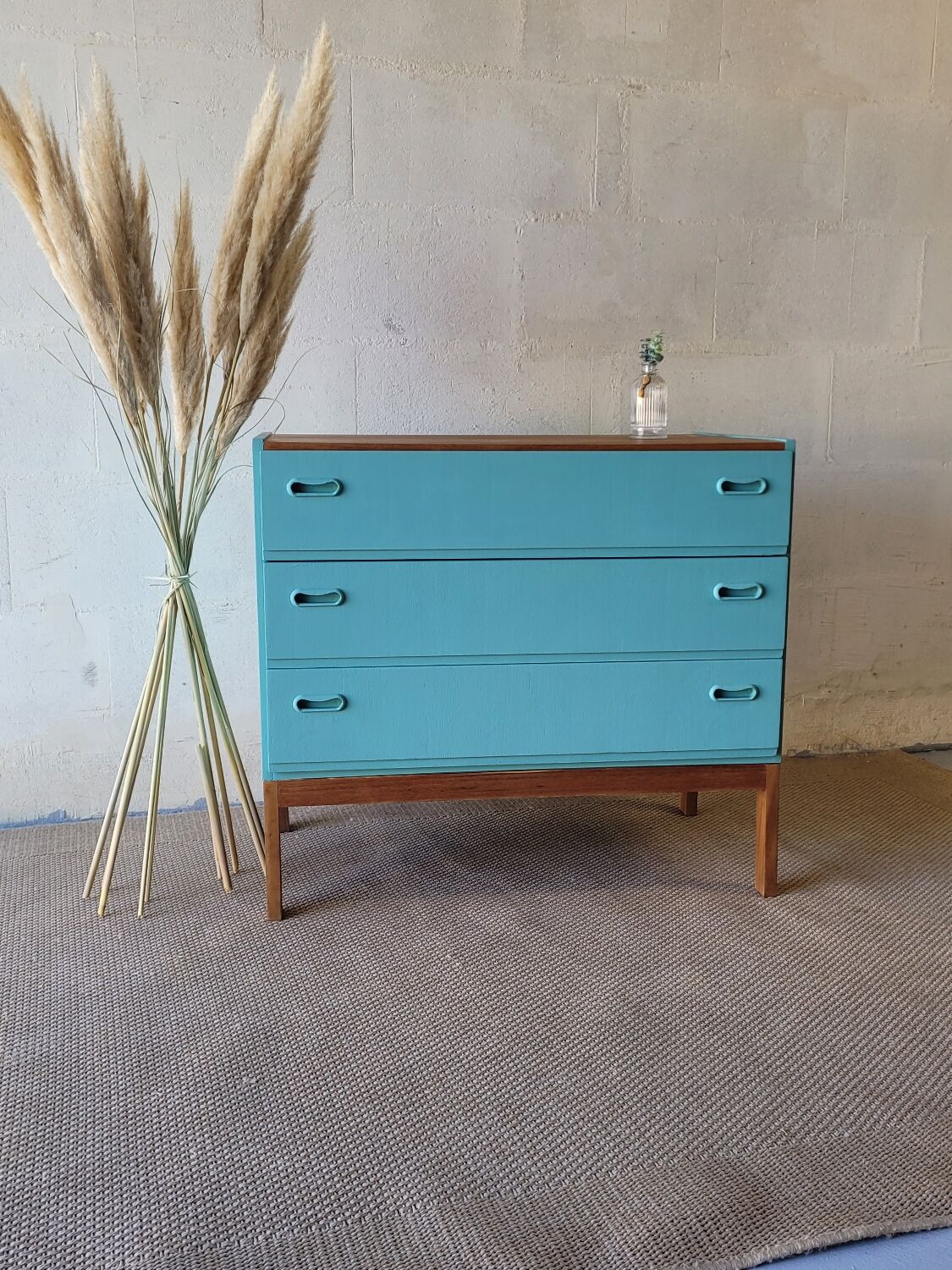 Vintage chest of drawers