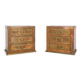 Paire de tables de chevet en bois, laiton et cuivre