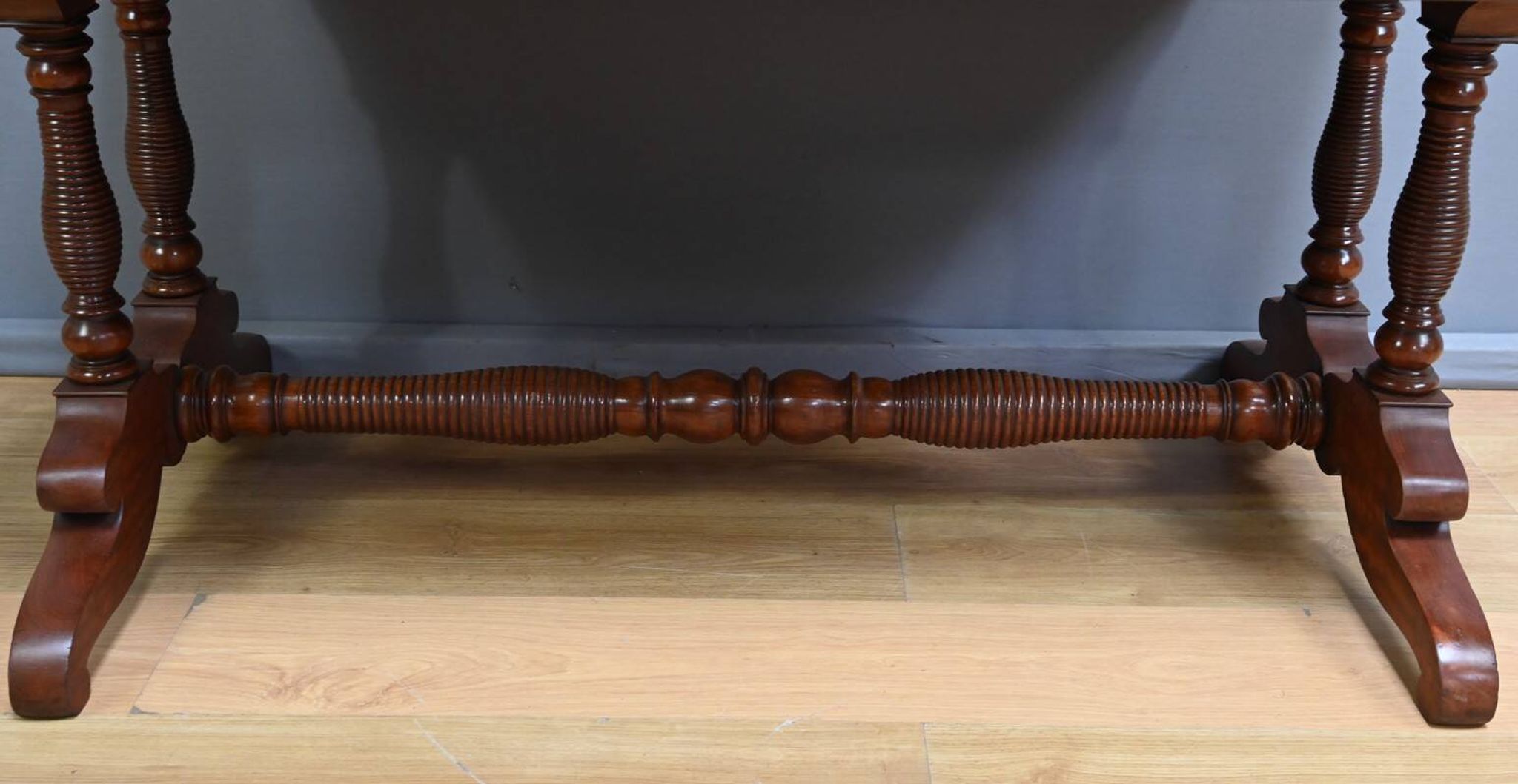 Table Bureau en Acajou, époque Louis-Philippe – 1ère moitié XIXe