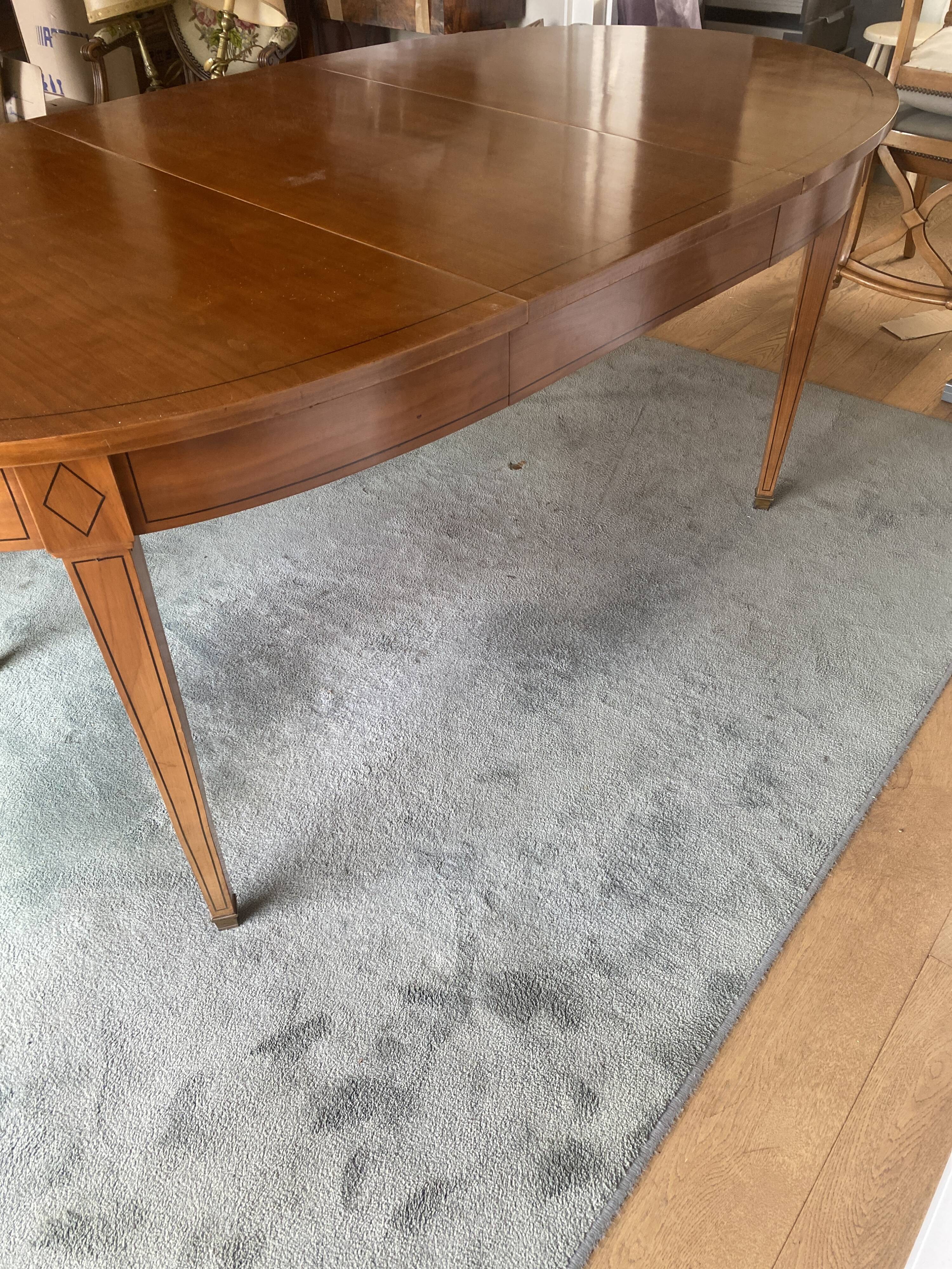 Table de salle à manger de style Directoire