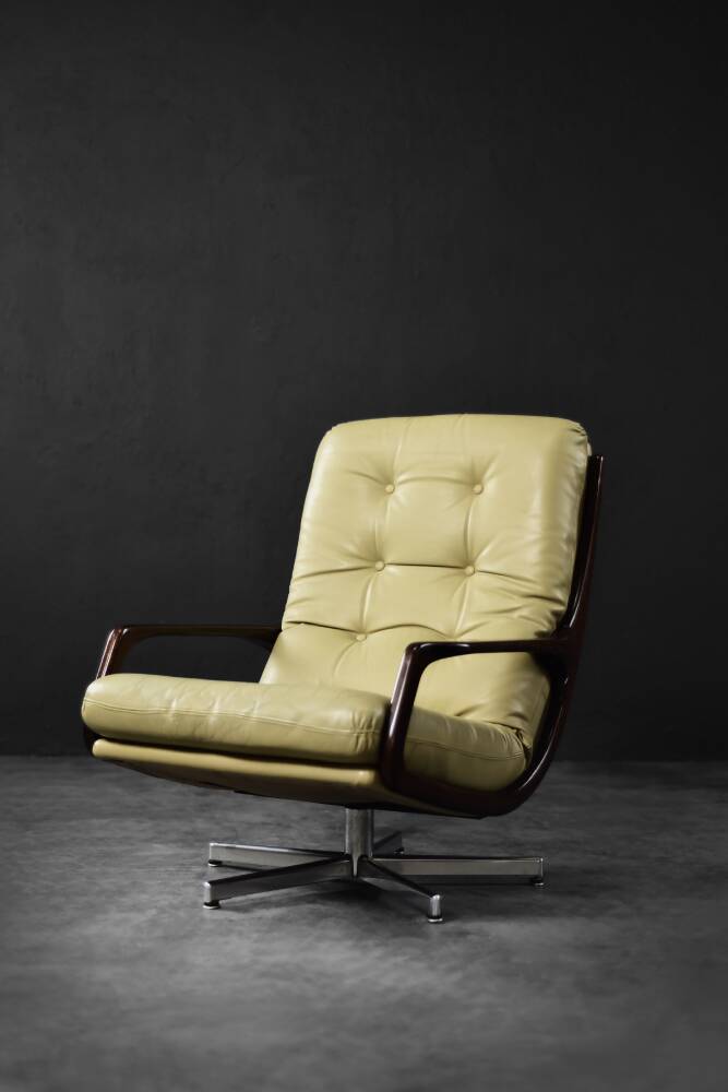 Swivel armchair in leather by Eugen Schmidt, Germany 1960