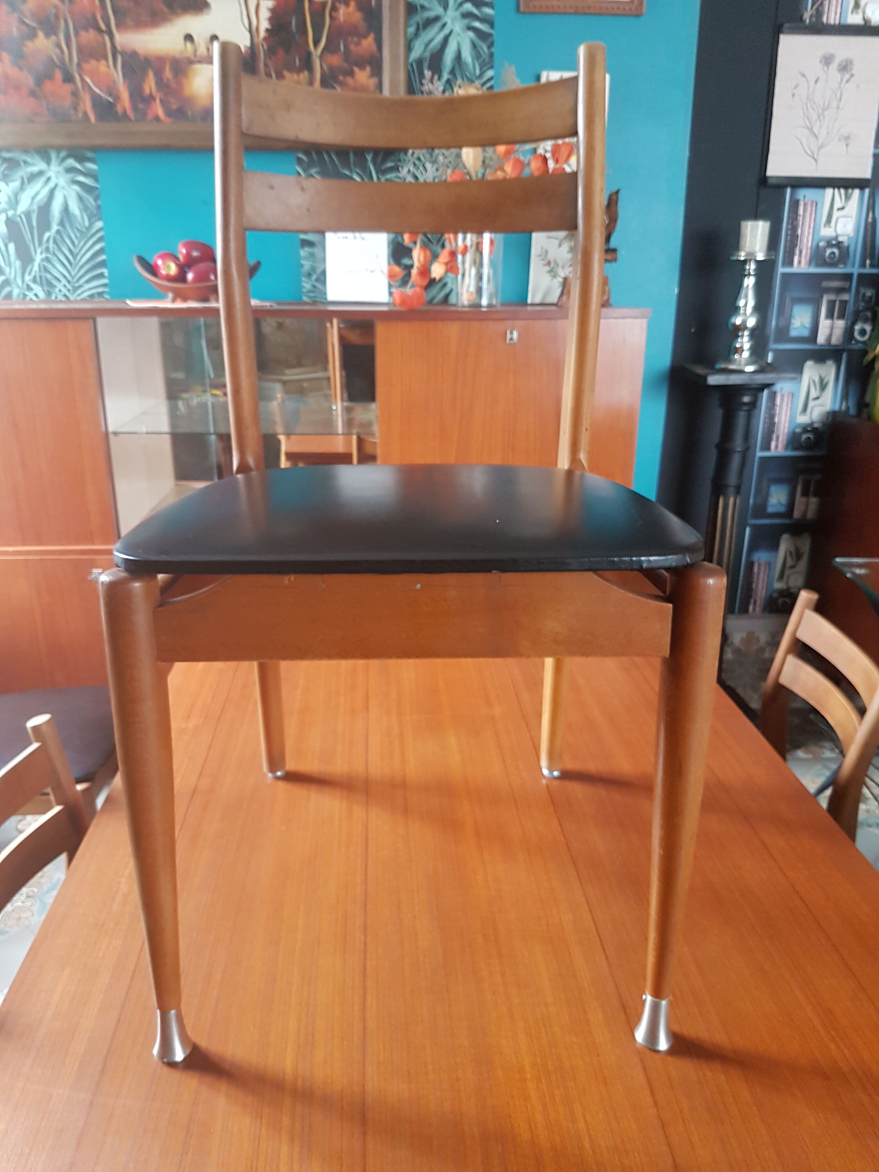 6 vintage leatherette chairs and wood