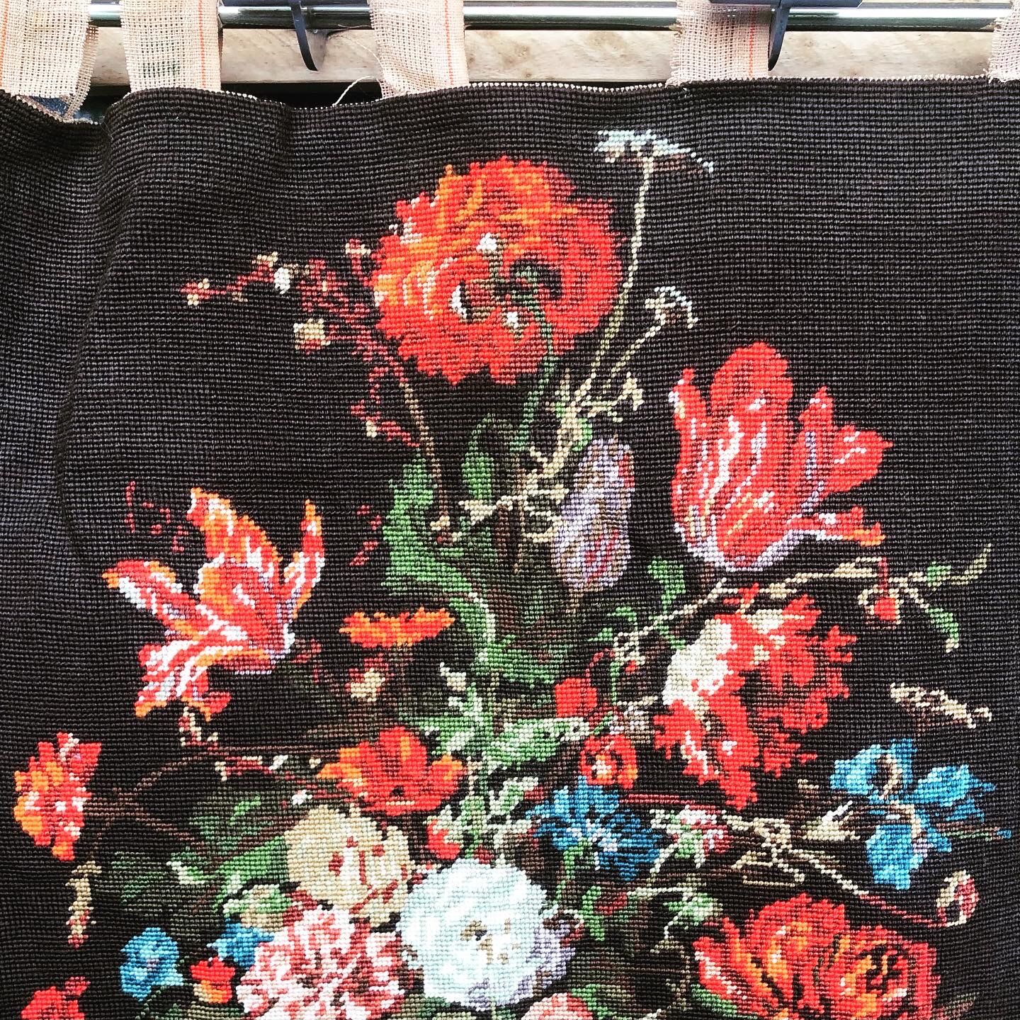 Floral wall tapestry