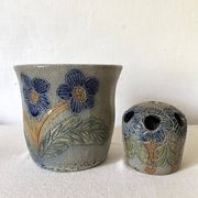 Cache pot et pique fleurs , poterie au sel , années 70