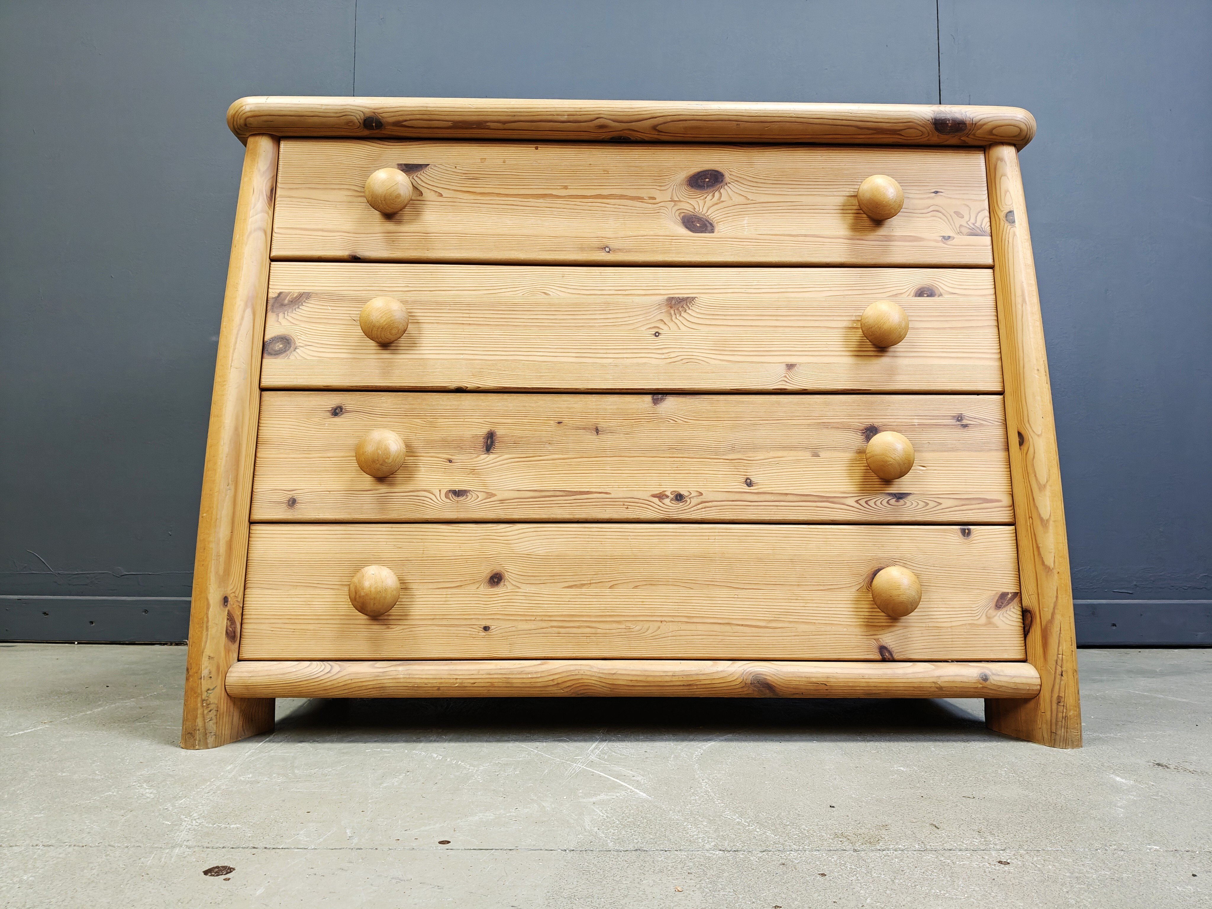 Commode en bois de pin scandinave, années 1980